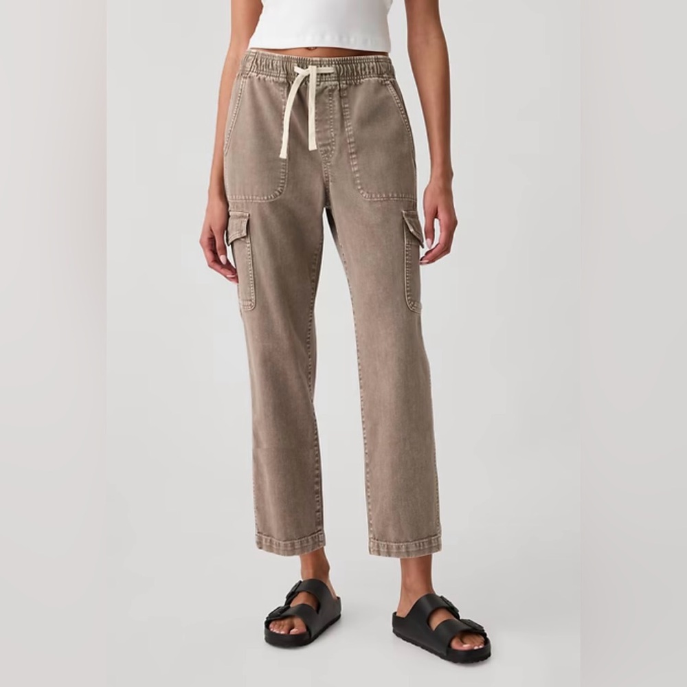 New Gap Mid Rise Easy Cargo Jeans